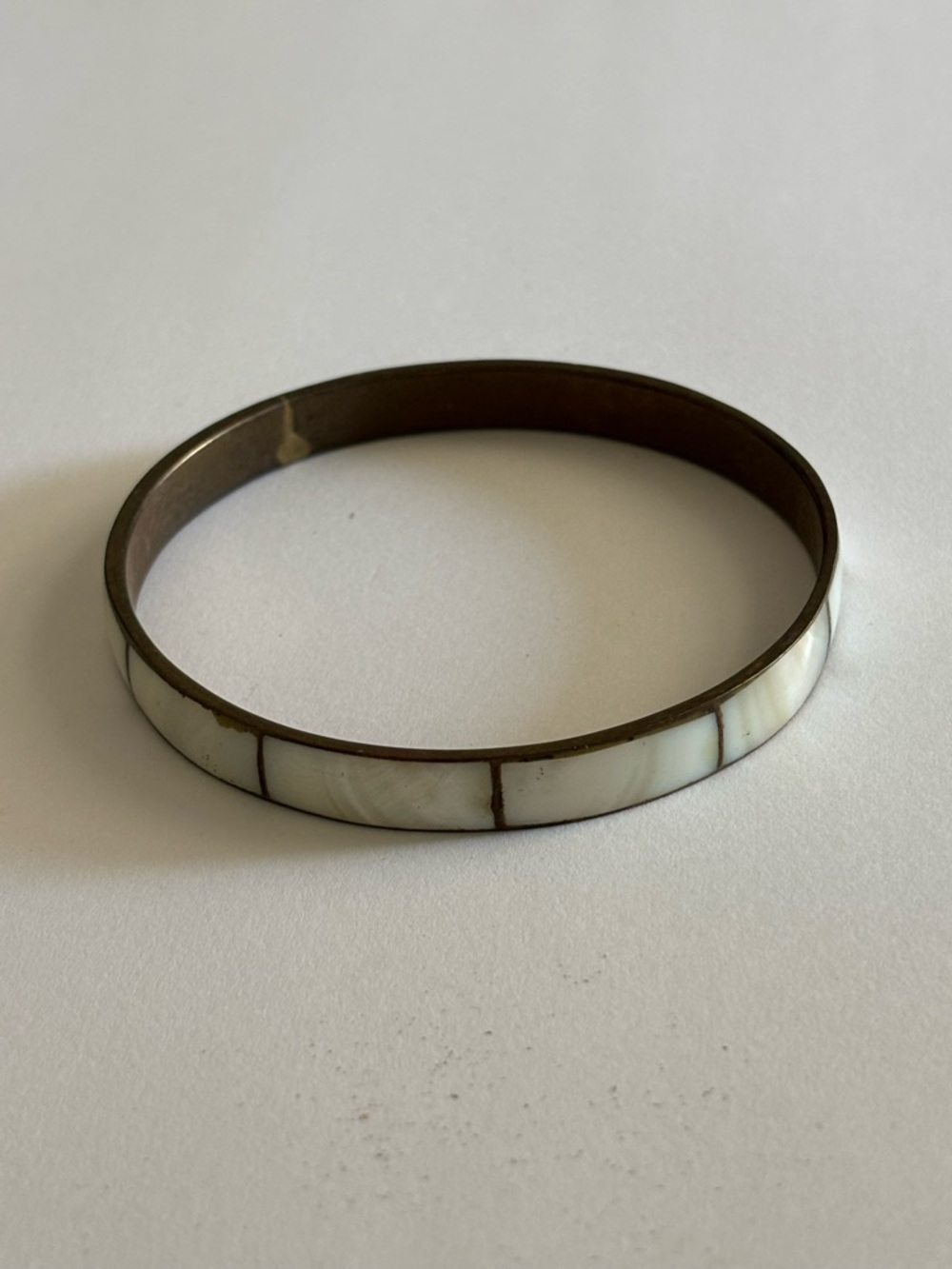 White mop Inlay Brass Bangle Bracelet - Picture 2 of 3